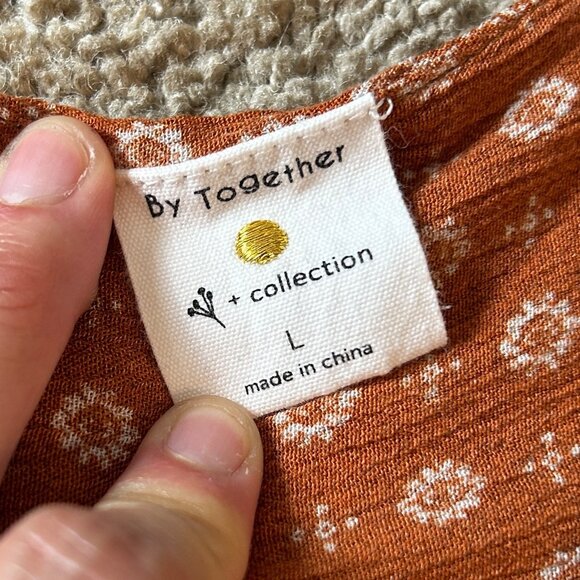 By Together Burnt Orange Cropped V-Neck Front Tie Tank Top Woman Large 1618 - Picture 2 of 6